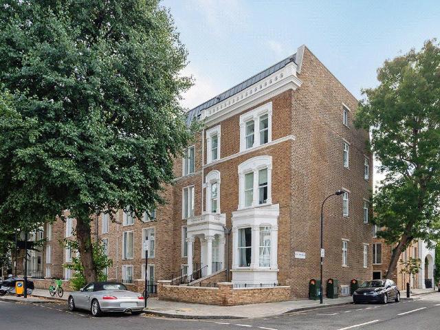 Flat for sale in Brook Green, Greater London