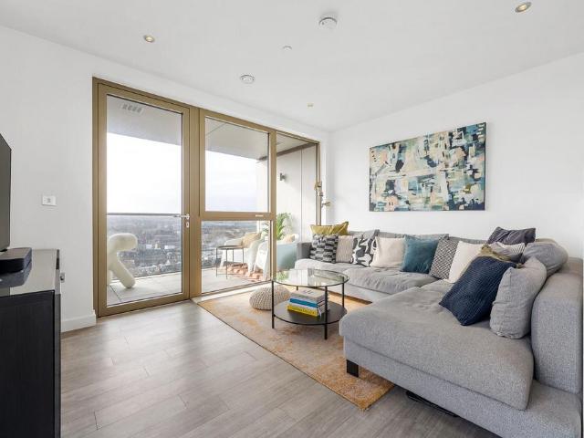 Flat for sale in Brixton, Greater London
