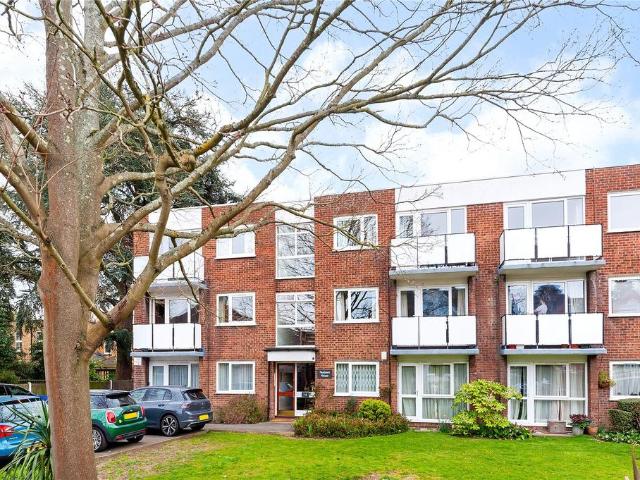 Flat for sale in London Borough of Merton, Raynes Park