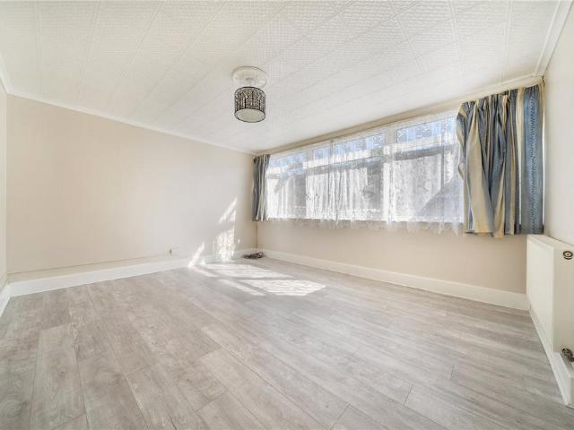 Flat for sale in London Borough of Lewisham, Lower Sydenham