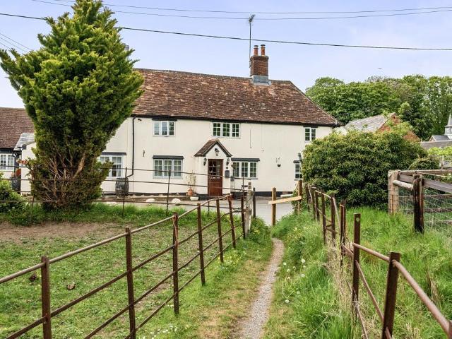 Flat for sale in Lambourn, West Berkshire