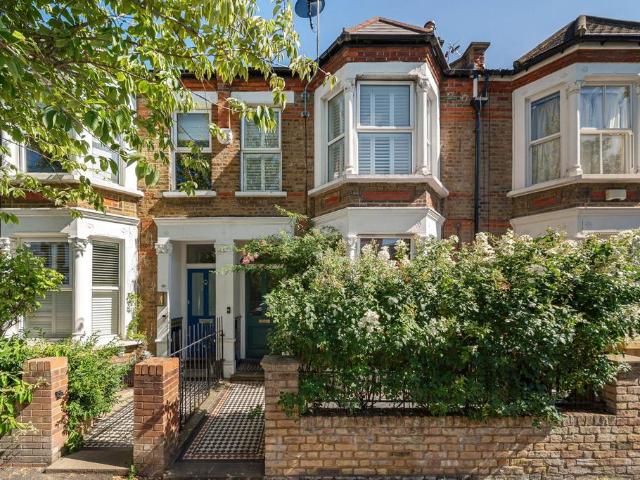 Flat for sale in London Borough of Lewisham, Brockley