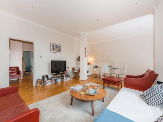Flat for sale in City of Westminster, Greater London