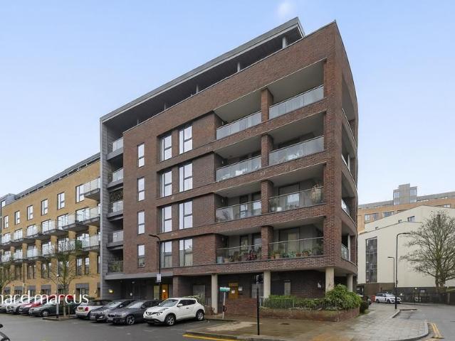 Flat for sale in London Borough of Ealing, Hanwell
