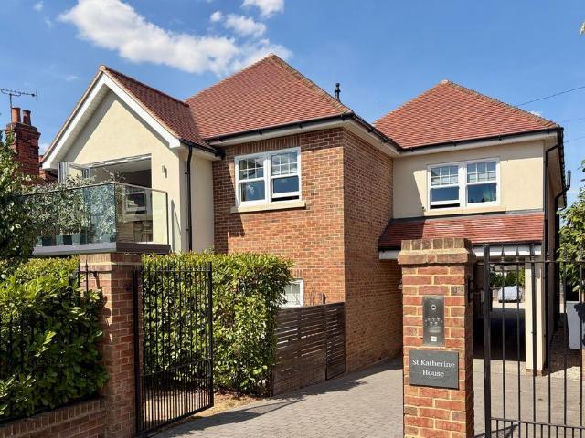 Flat for sale in Hutton, Navestock Side