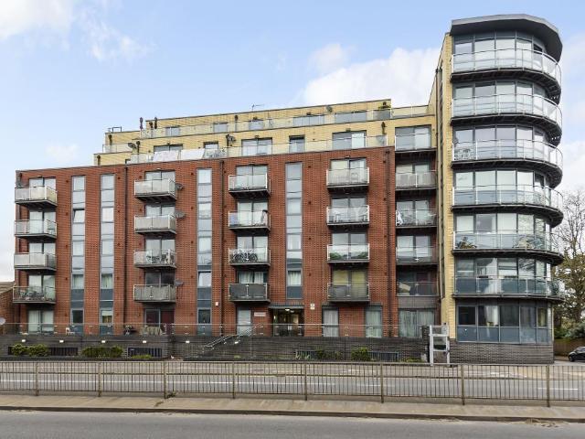 Flat for sale in Slough, Isle Of Man