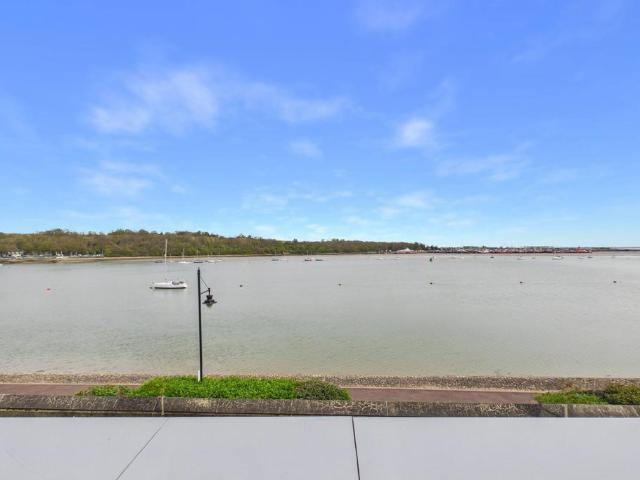 Flat for sale in St. Marys Island, Gillingham