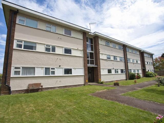 Flat for sale in Lower Walmer, Ash