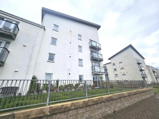 Flat for sale in Ardrossan, Scotland
