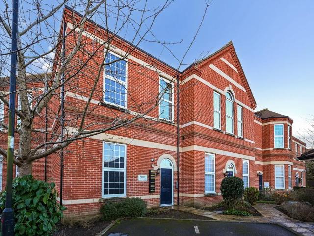 Flat for sale in Cross In Hand, East Sussex
