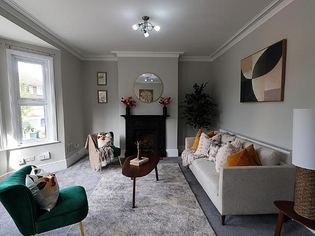 Flat for sale in North Watford