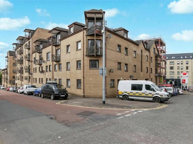 Flat for sale in Sandyford, Scotland