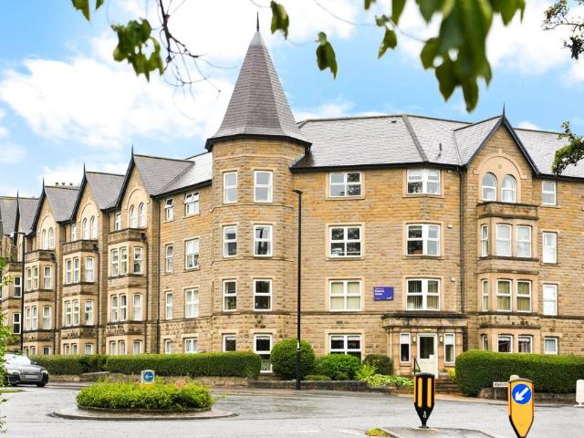 Flat for sale in High Harrogate, Harrogate