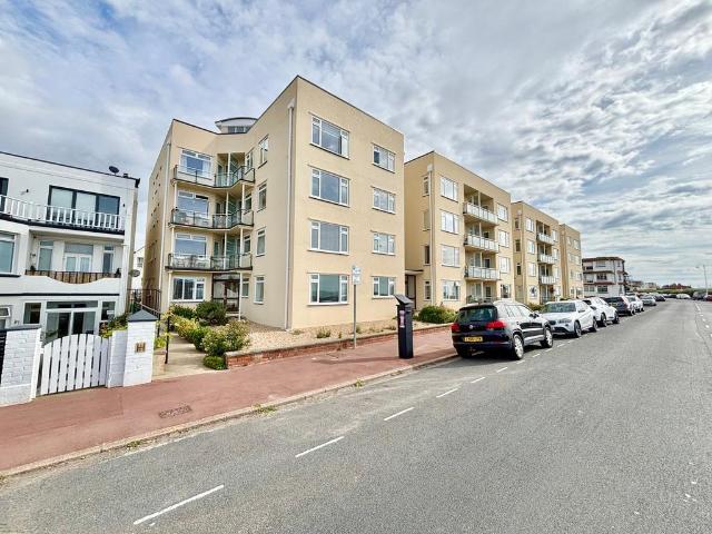 Flat for sale in Central, Heathlands