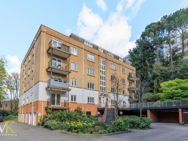 Flat for sale in West Cliff, Isle Of Man