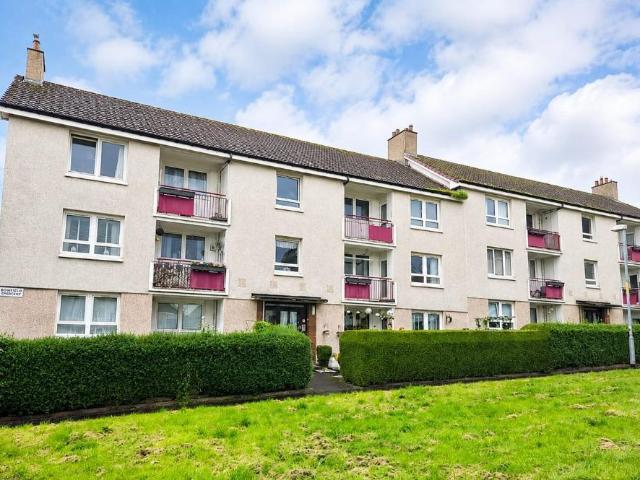 Flat for sale in Hillington, Glasgow