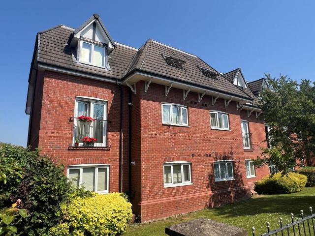 Flat for sale in Davenport Green, Trafford Park