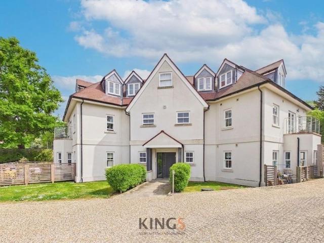 Flat for sale in Bell Bar, Fretherne