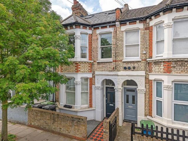 Flat for sale in Fulham, Sands End