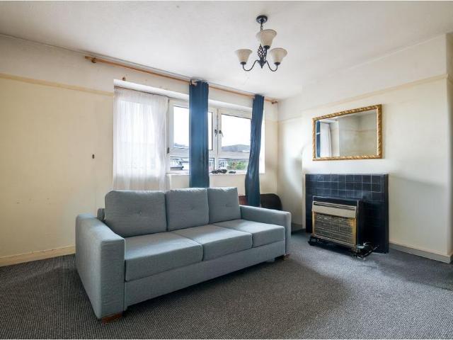 Flat for sale in London Borough of Croydon, Upper Norwood