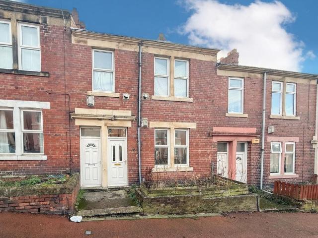 Flat for sale in Bensham, Tyne And Wear