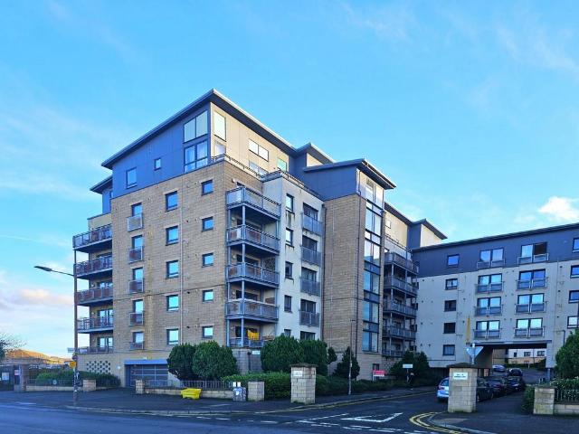 Flat for sale in Leith Links, Scotland