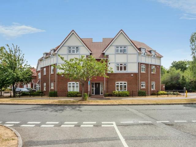 Flat for sale in Shenley Church End, Milton Keynes