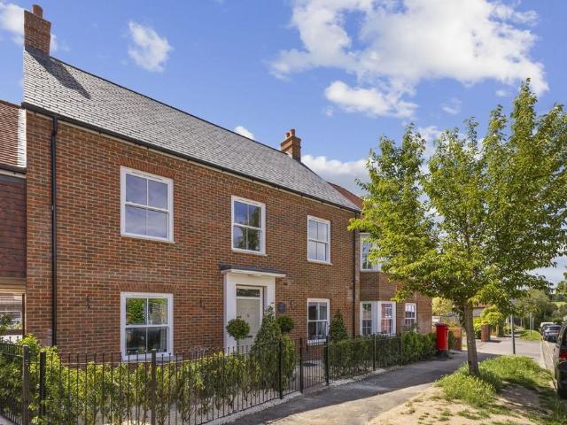 Flat for sale in The Soke, New Alresford