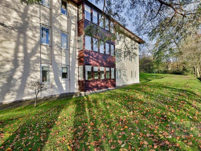 Flat for sale in Barrow, Paradise