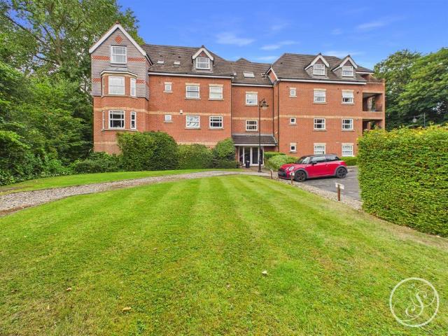 Flat for sale in Chapel Allerton, West Yorkshire