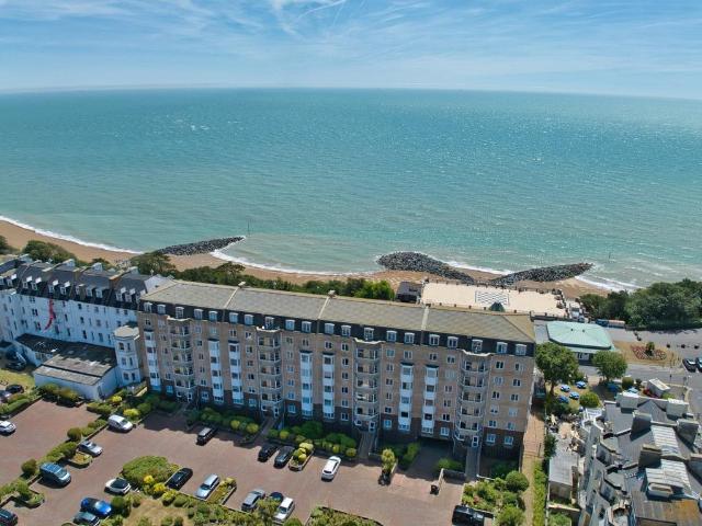 Flat for sale in Folkestone