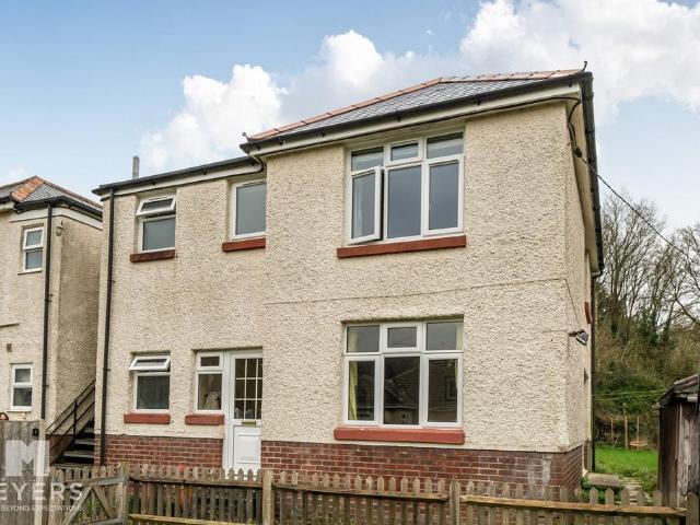 Flat for sale in Wool, East Burton