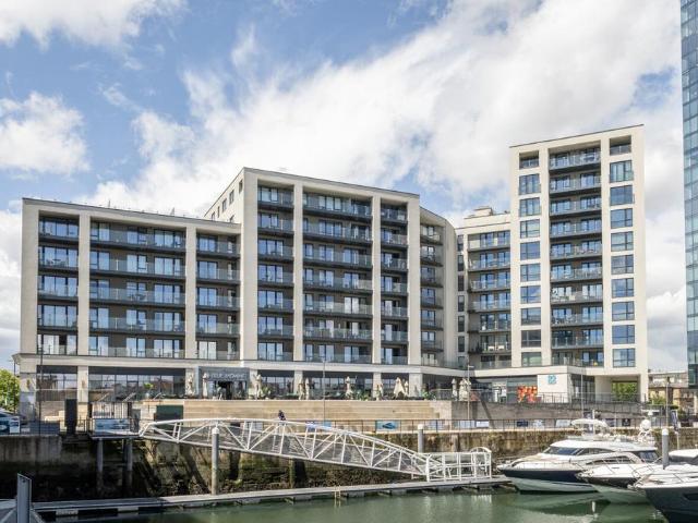 Flat for sale in Ocean Village, City Of Southampton