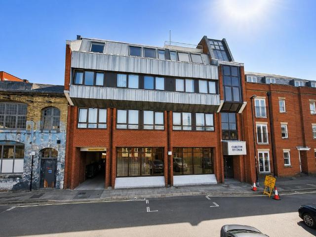 Flat for sale in The Polygon, City Of Southampton