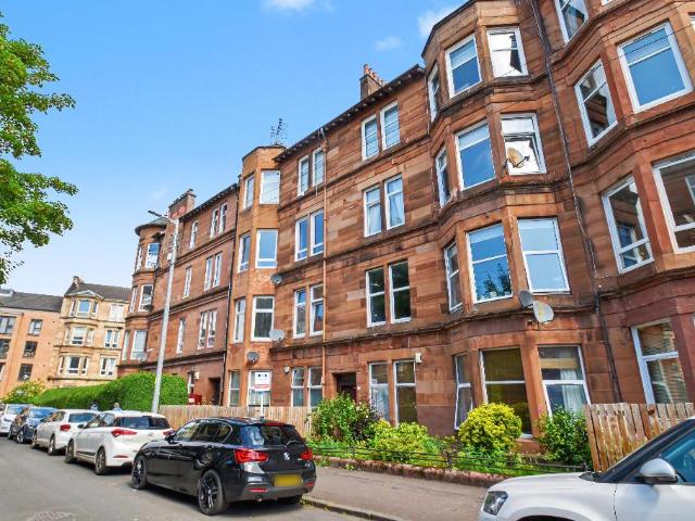 Flat for sale in Battlefield, Scotland