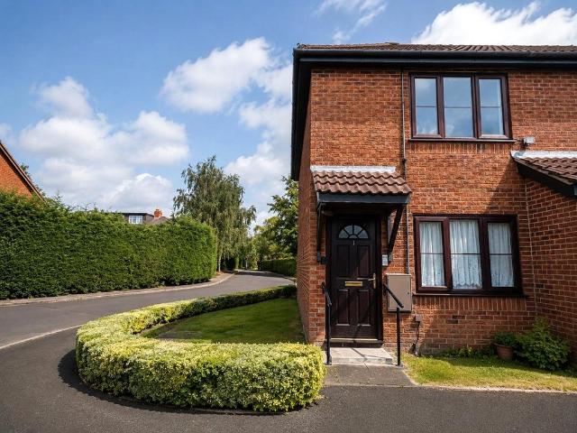 Flat for sale in Higher Bartle, Lancashire