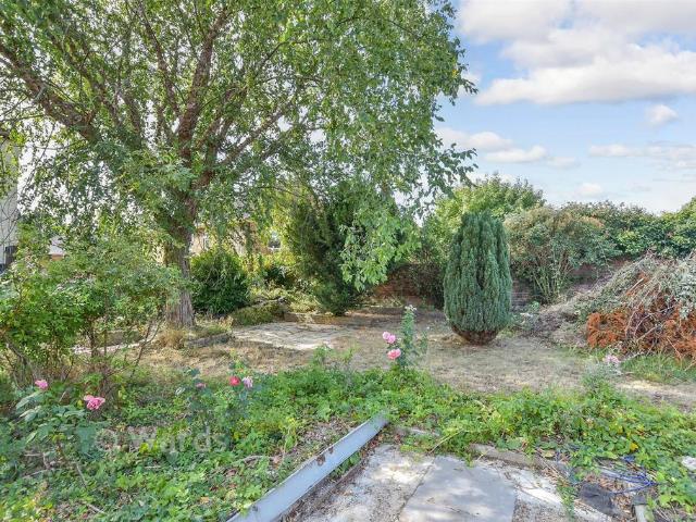 Flat for sale in Hadlow, Tonbridge and Malling