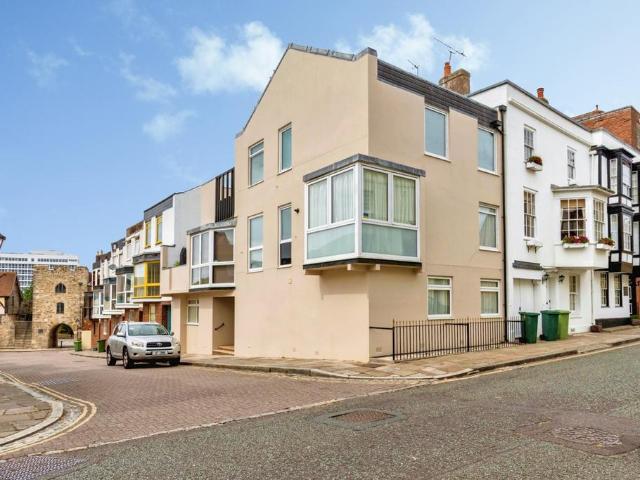 Flat for sale in Old Town, Southampton