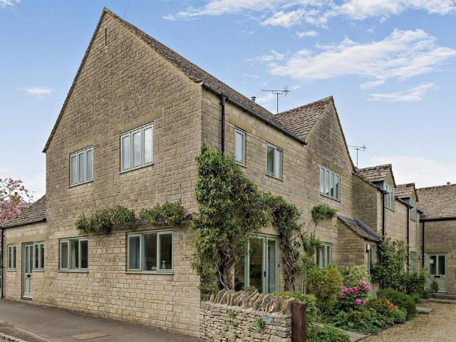 Flat for sale in Fossebridge, Gloucestershire