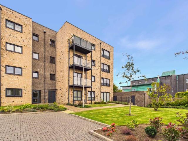 Flat for sale in Corstorphine, Scotland