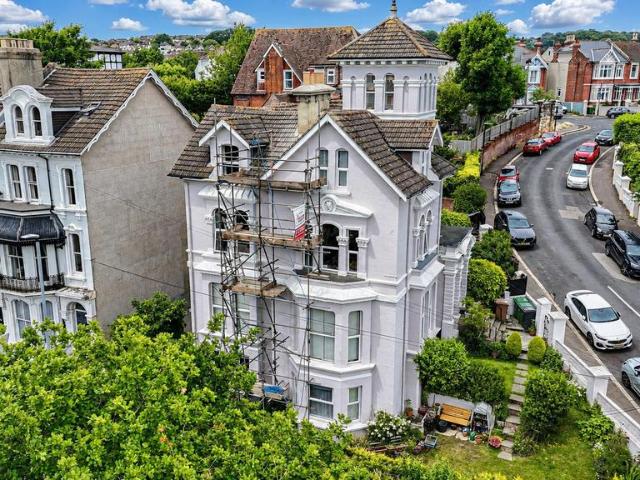 Flat for sale in Blacklands, Guestling Green