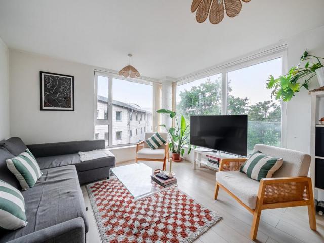 Flat for sale in London Borough of Lewisham, New Cross