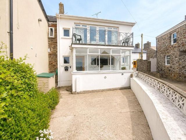 Flat for sale in Wales