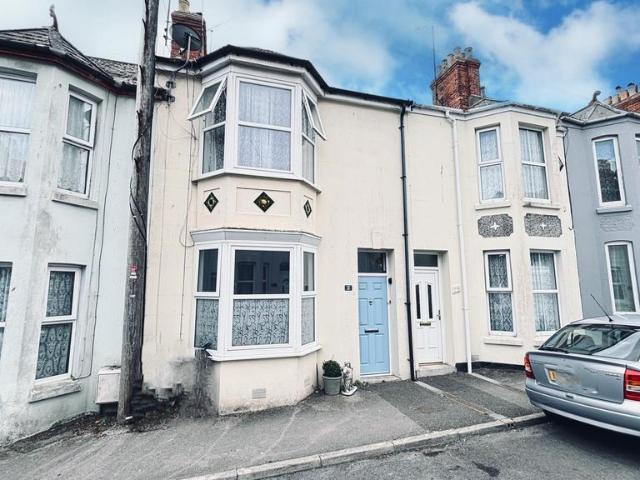 Flat for sale in Wakeham, Easton