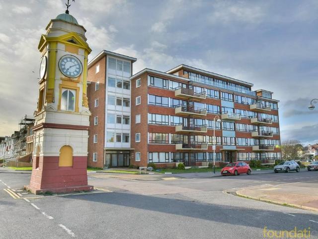 Flat for sale in Central, Heathlands