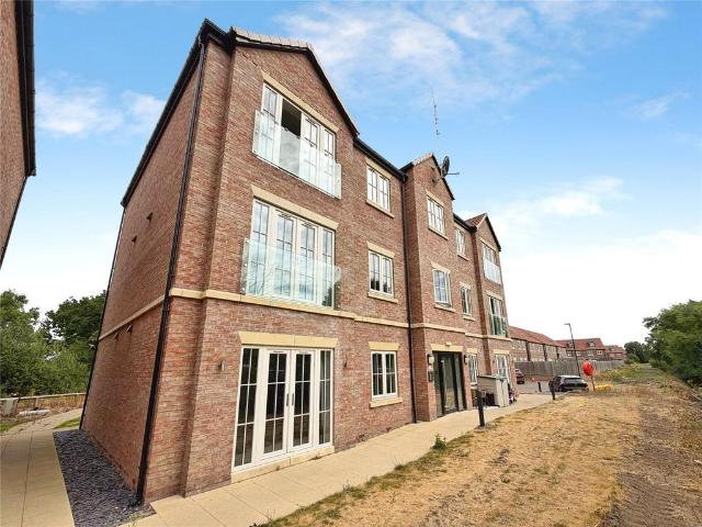 Flat for sale in Thorne, South Yorkshire