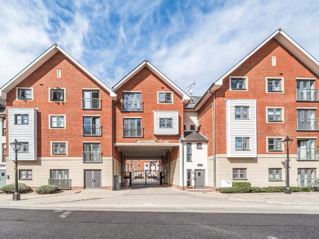 Flat for sale in Portsea, City Of Portsmouth