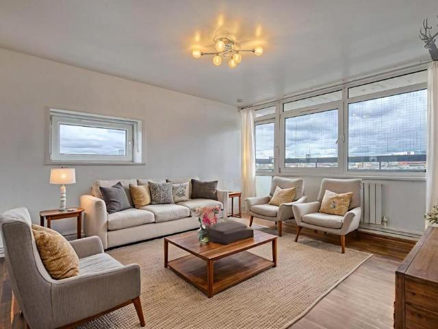 Flat for sale in Fish Island, Cat Hill