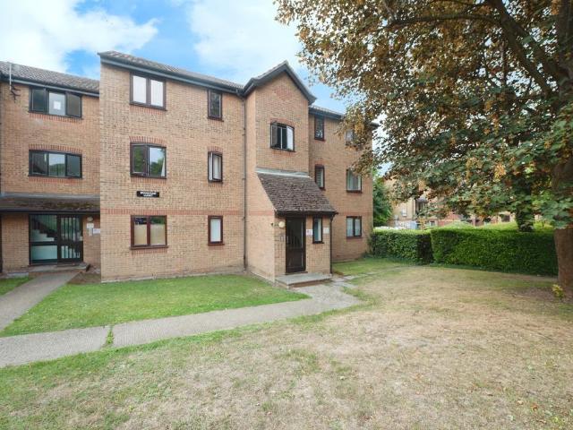 Flat for sale in West Thurrock, Purfleet
