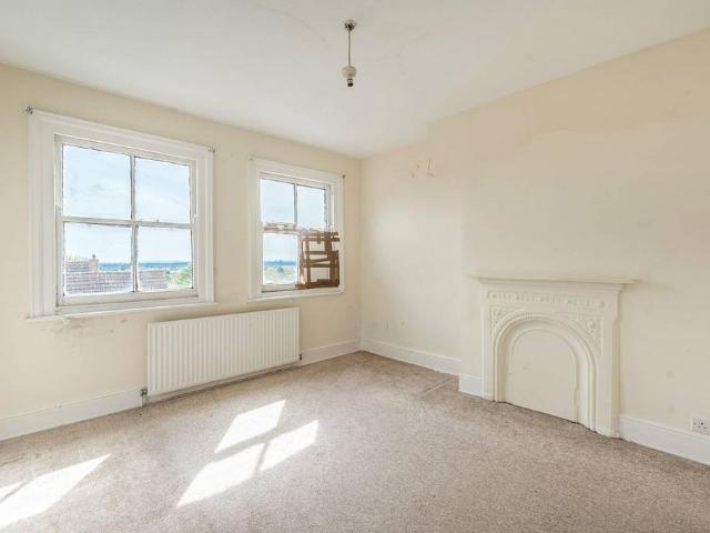 Flat for sale in Little Stanmore, Greater London